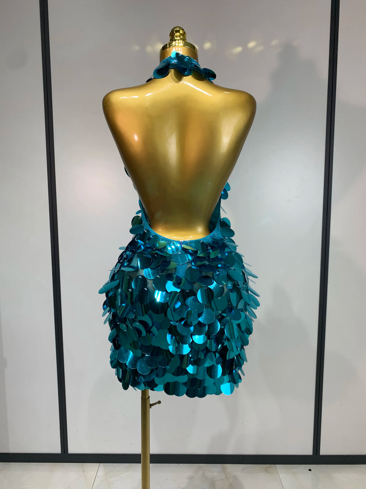 Mini-robe dos nu Marissa Sequins