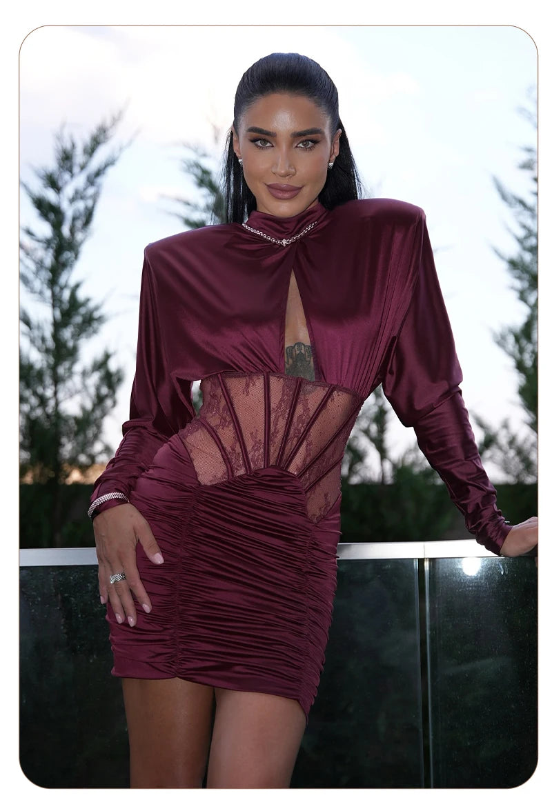 Robe Corset Froncée en Satin Bordeaux