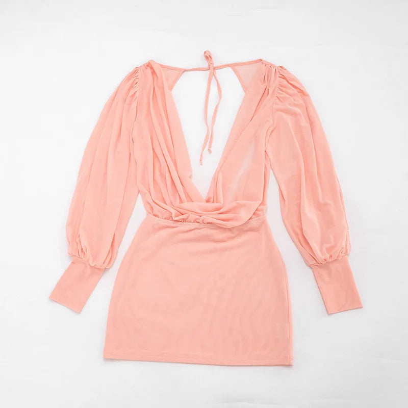 Mini-robe transparente à épaules dénudées
