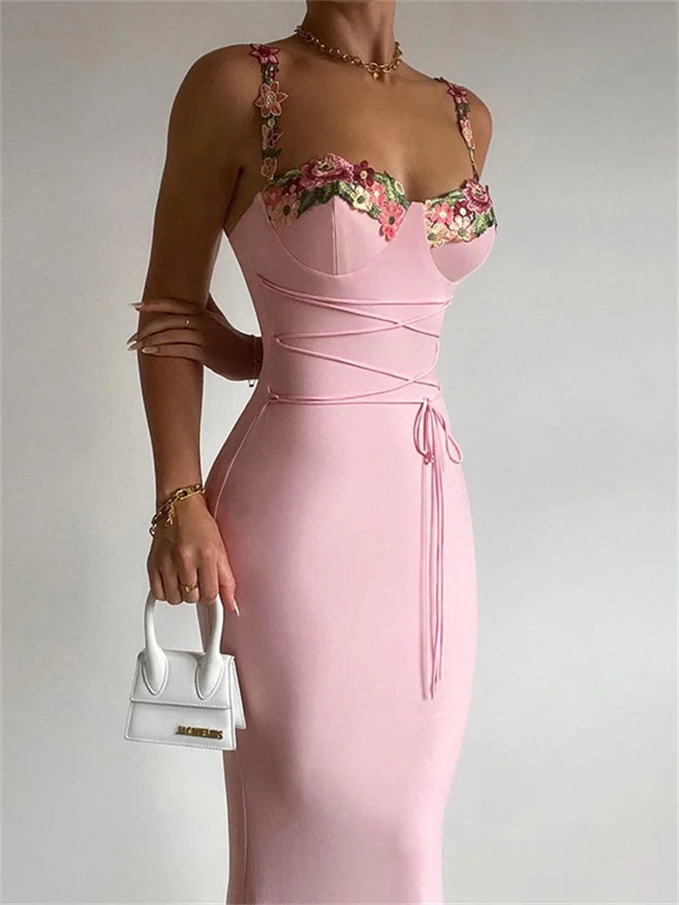 Robe midi à fleurs brodées
