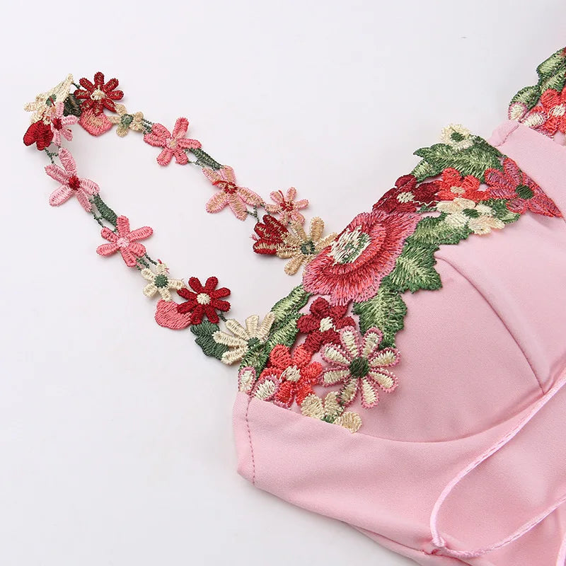 Robe midi à fleurs brodées