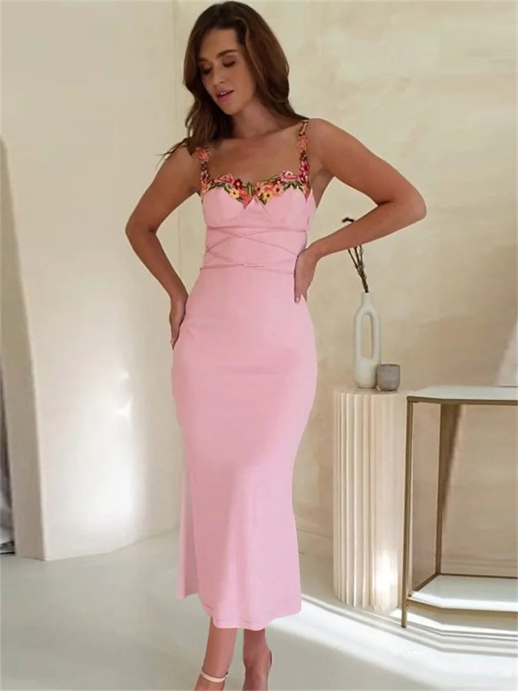 Robe midi à fleurs brodées