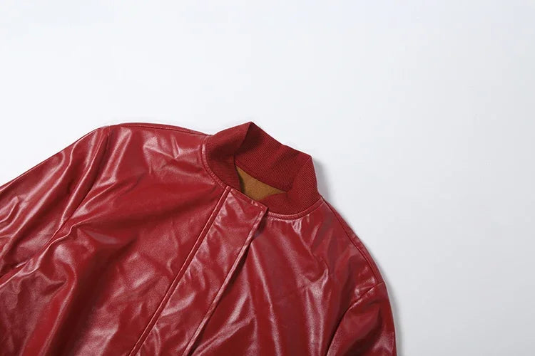 Ensemble court en cuir rouge