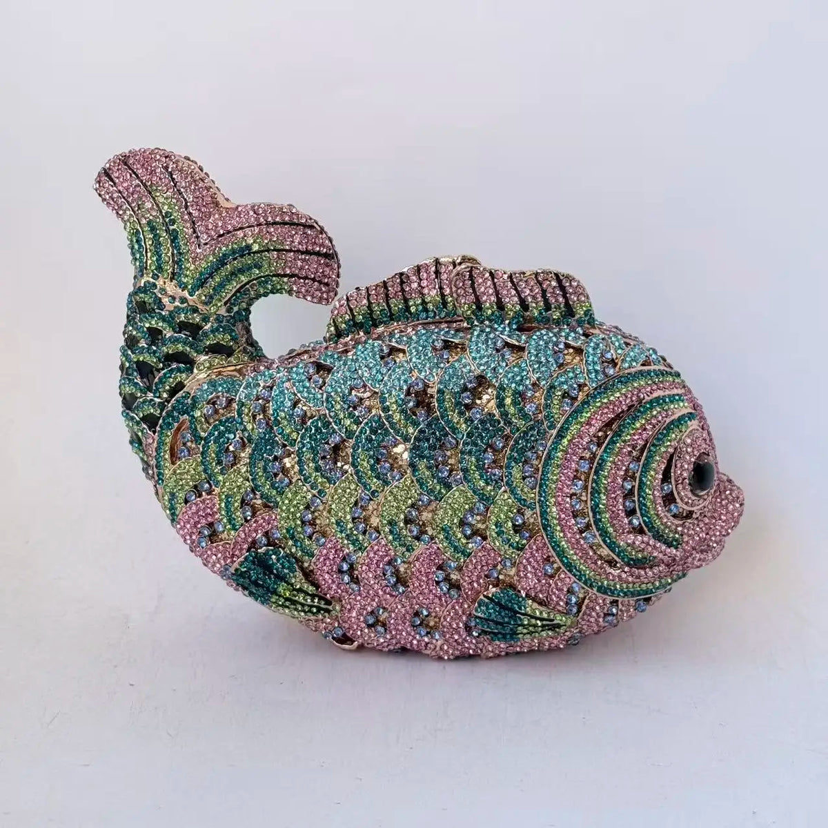 Pochette poisson ornée de strass