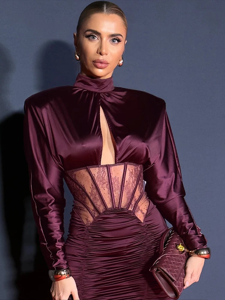 Robe Corset Froncée en Satin Bordeaux