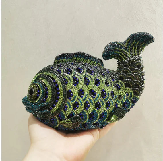 Pochette poisson ornée de strass