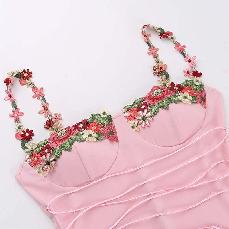 Robe midi à fleurs brodées