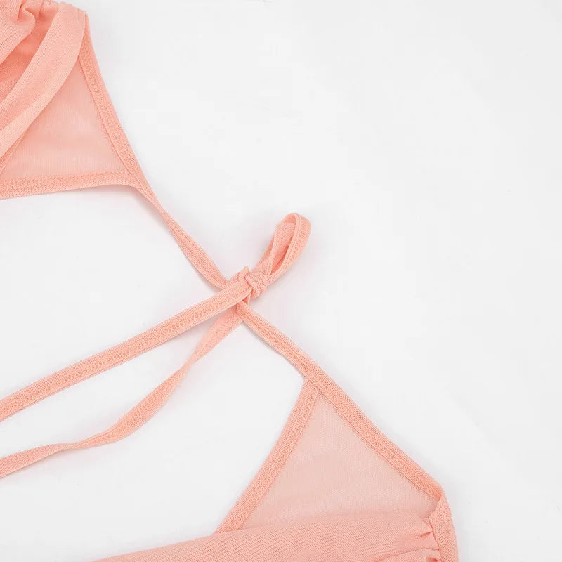 Mini-robe transparente à épaules dénudées