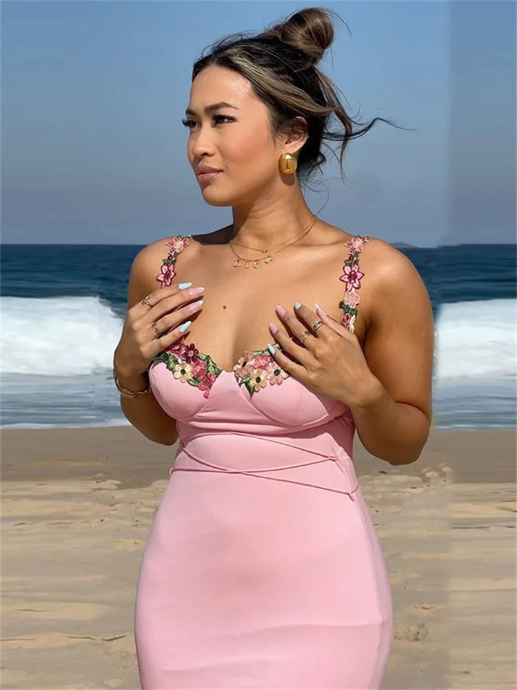 Robe midi à fleurs brodées