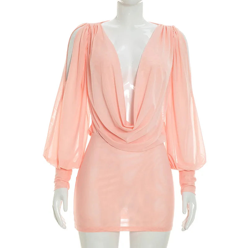 Mini-robe transparente à épaules dénudées