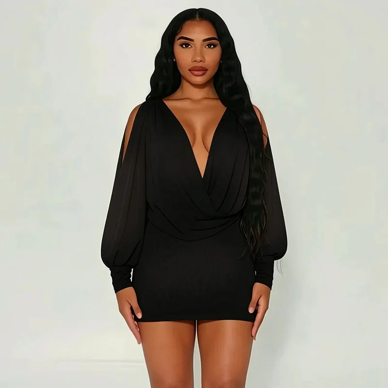 Mini-robe transparente à épaules dénudées