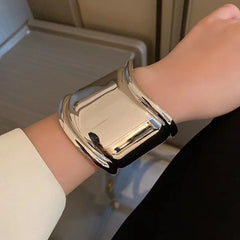 Asymmetry Bracelet Fashion Closet Clothing