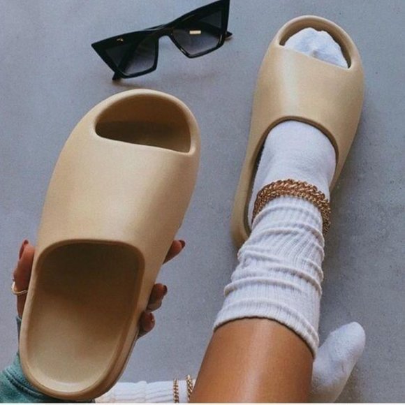 Trendy Slides (Unisex) Fashion Closet Clothing